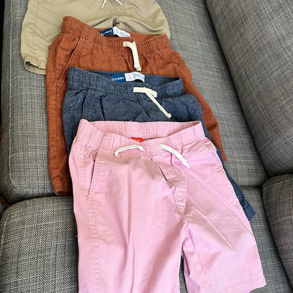 4 kids shorts 10-12 in good condition